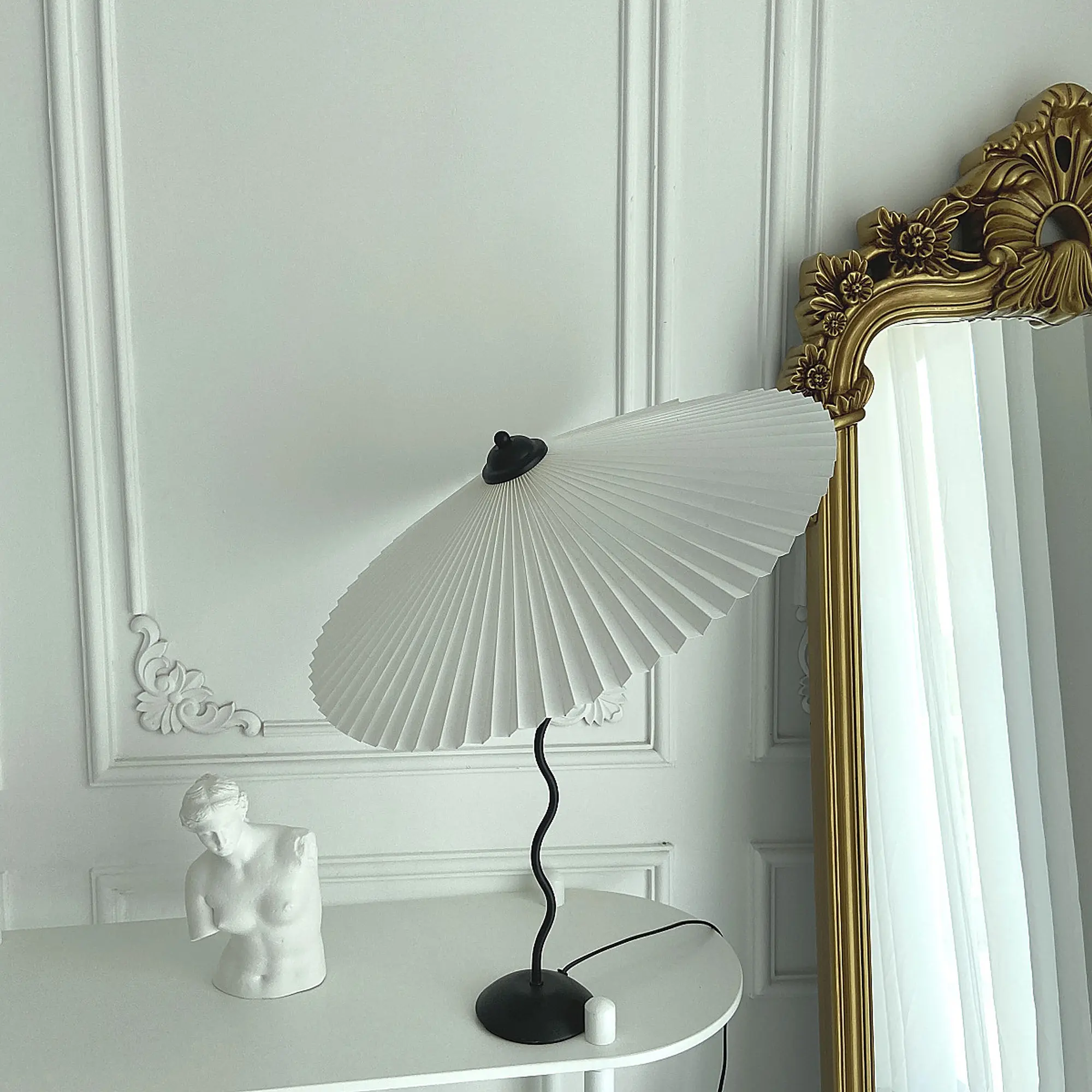 Squiggle Table Lamp - Image 2
