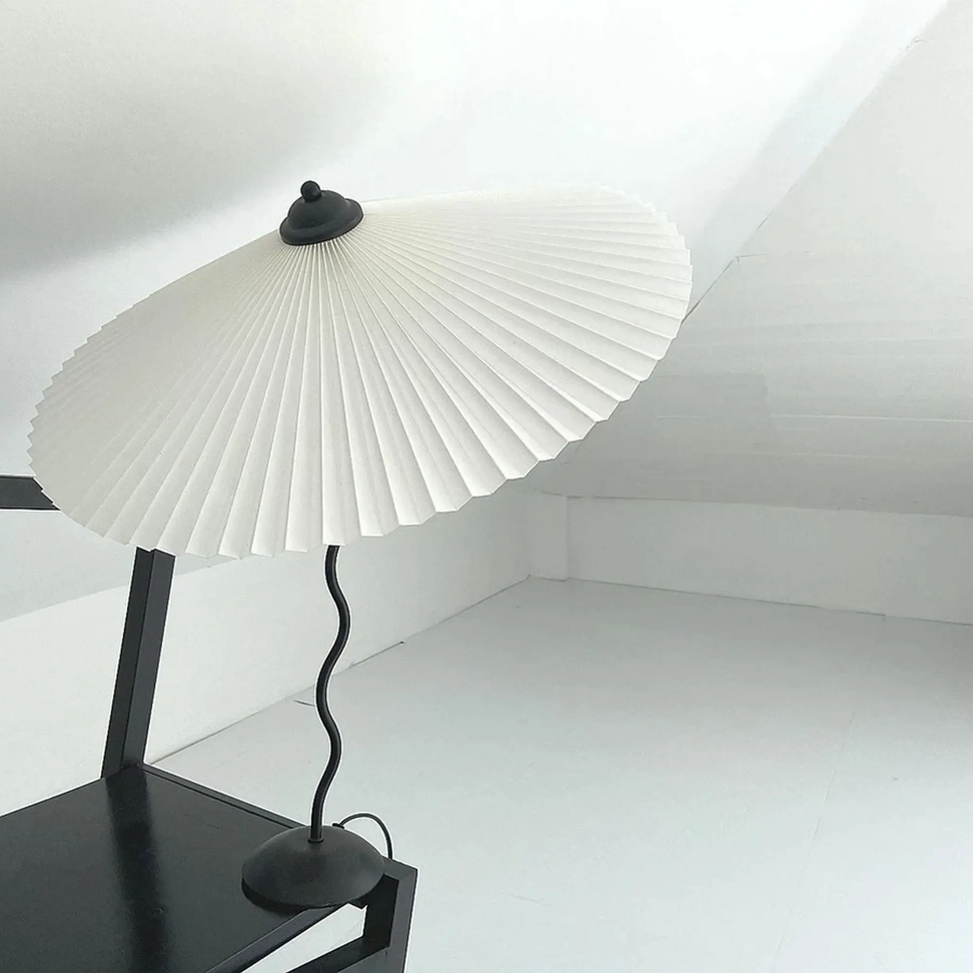Squiggle Table Lamp - Image 5