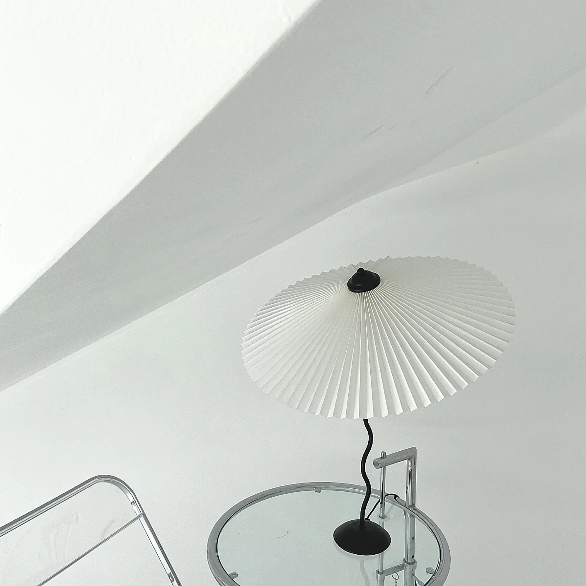 Squiggle Table Lamp - Image 9