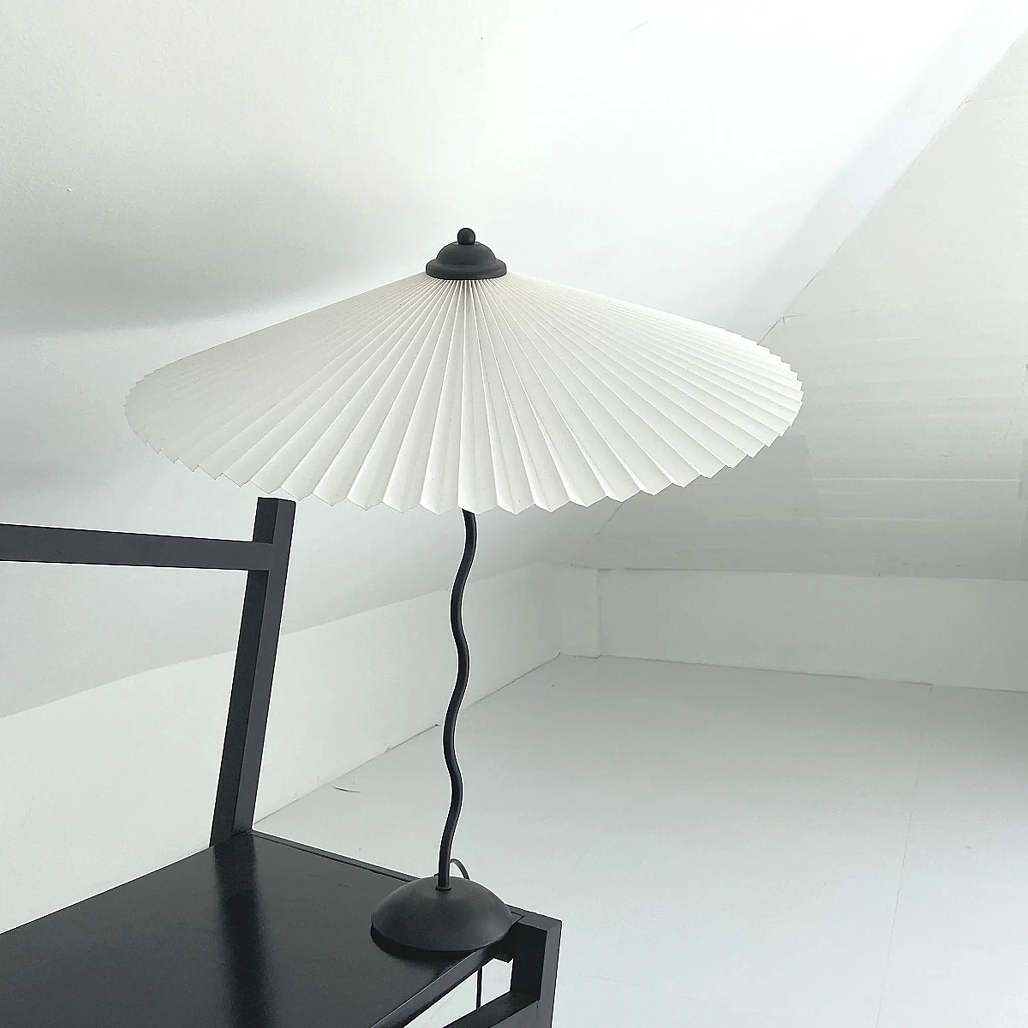 Squiggle Table Lamp - Image 8
