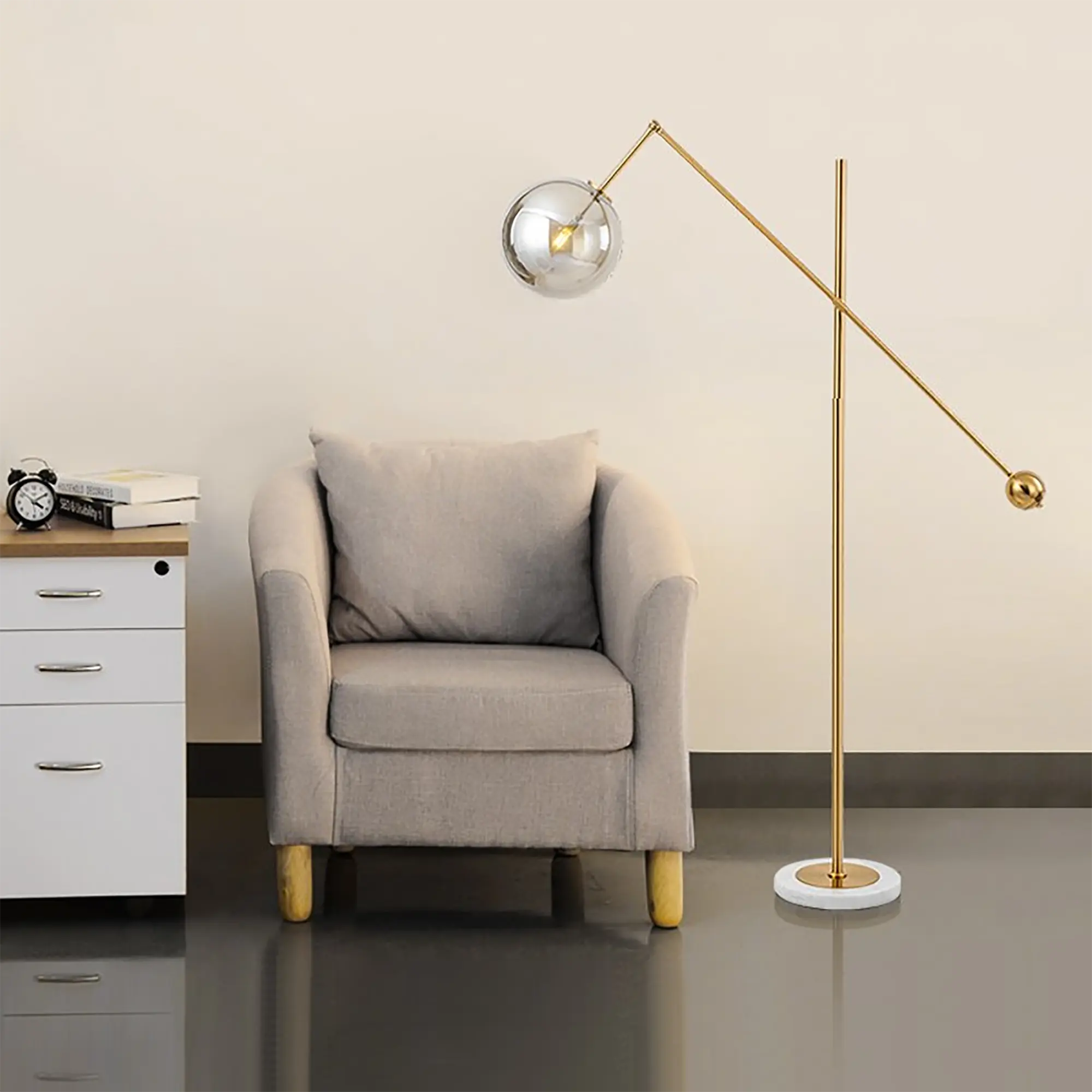 Gonex Floor Lamp - Image 1