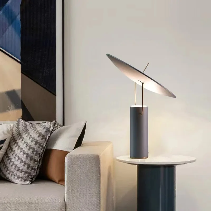 Nordic Metal Table Lamp - Image 1